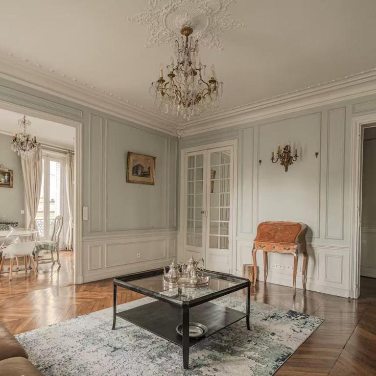AC 3bds with arc de triomphe - Three-Bedroom Apartment - 25