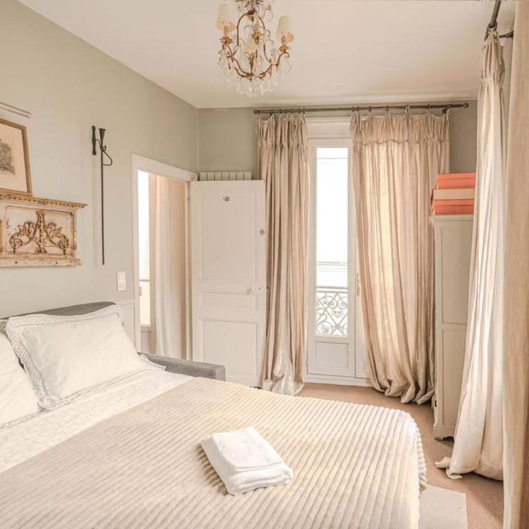 AC 3bds with arc de triomphe - Three-Bedroom Apartment - 38