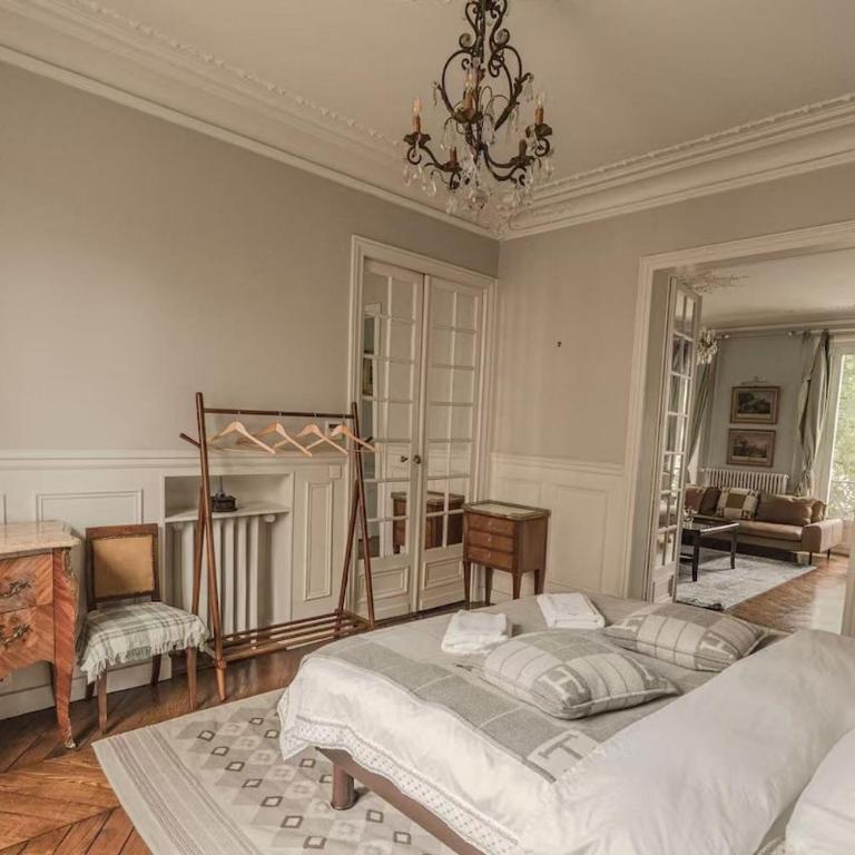 AC 3bds with arc de triomphe - Three-Bedroom Apartment - 39