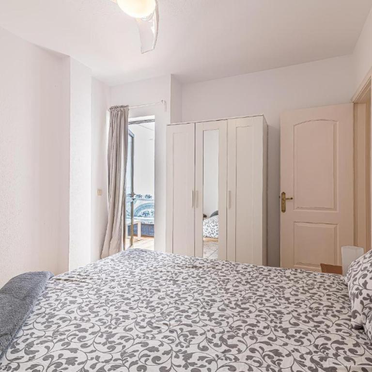 Alquilaencanarias Medano P. Cabezo - Apartamento con ducha - 2
