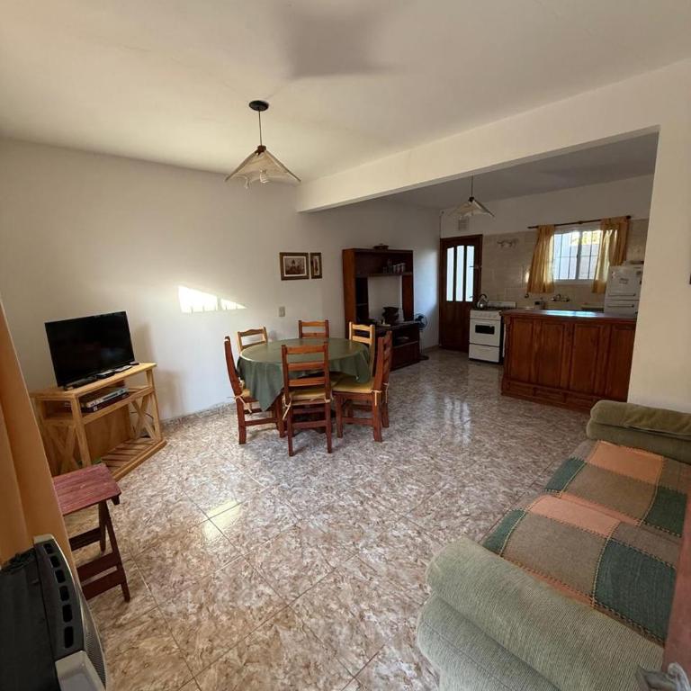Departamento planta baja a metros del mar, el muelle y el centro - Apartamento de 2 dormitorios - 1