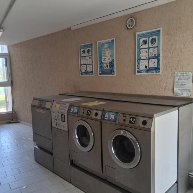 Studio avec climatisation, piscine, PMR Balaruc-les-Bains - Studio - Vue sur Piscine - 19