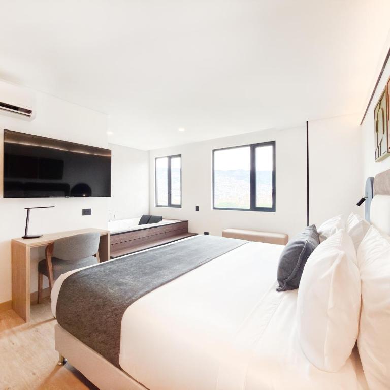 Blues Suites Laureles - Suite with Hot Tub - 3