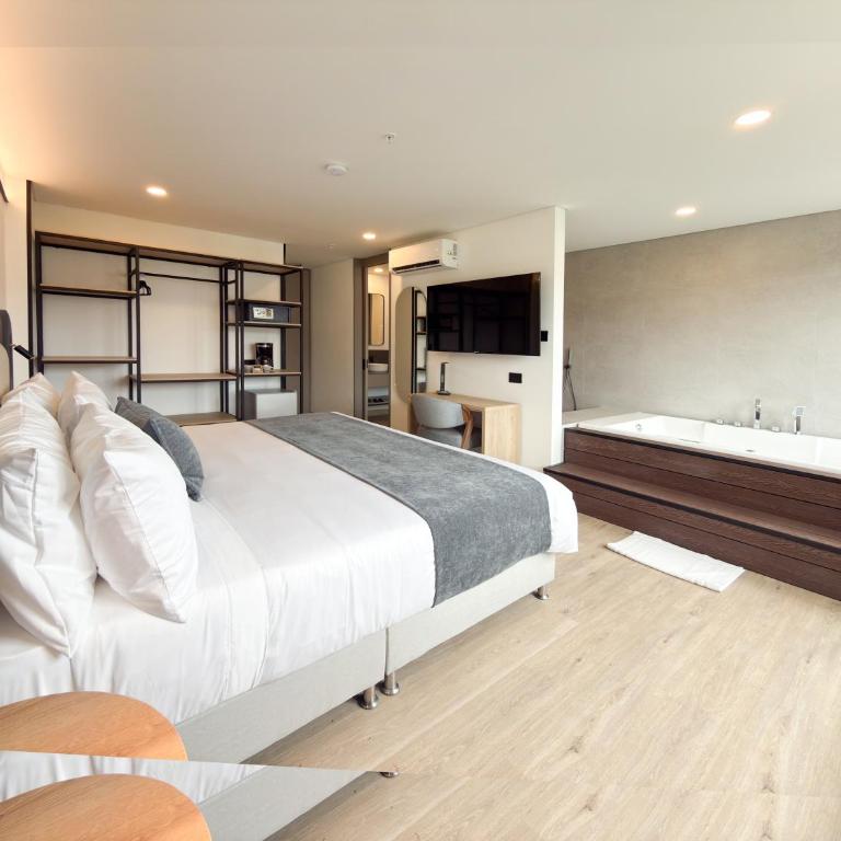 Blues Suites Laureles - Suite with Hot Tub - 2