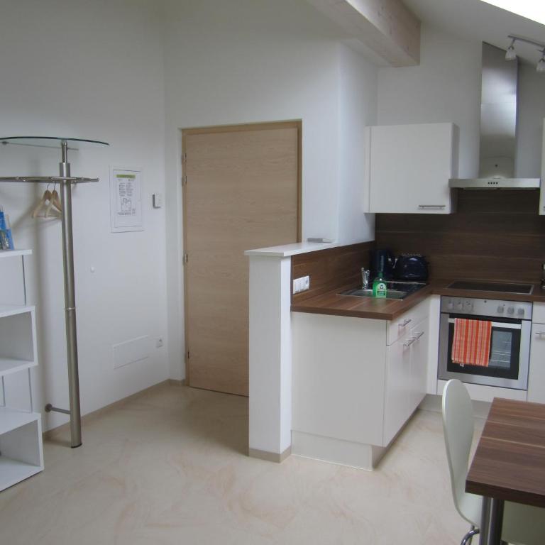 Ferienwohnungen Tollhof - Near Bolzano and castles, with a guest card for families and couples, offering panoramic views - Apartamento Estudio con balcón - 3