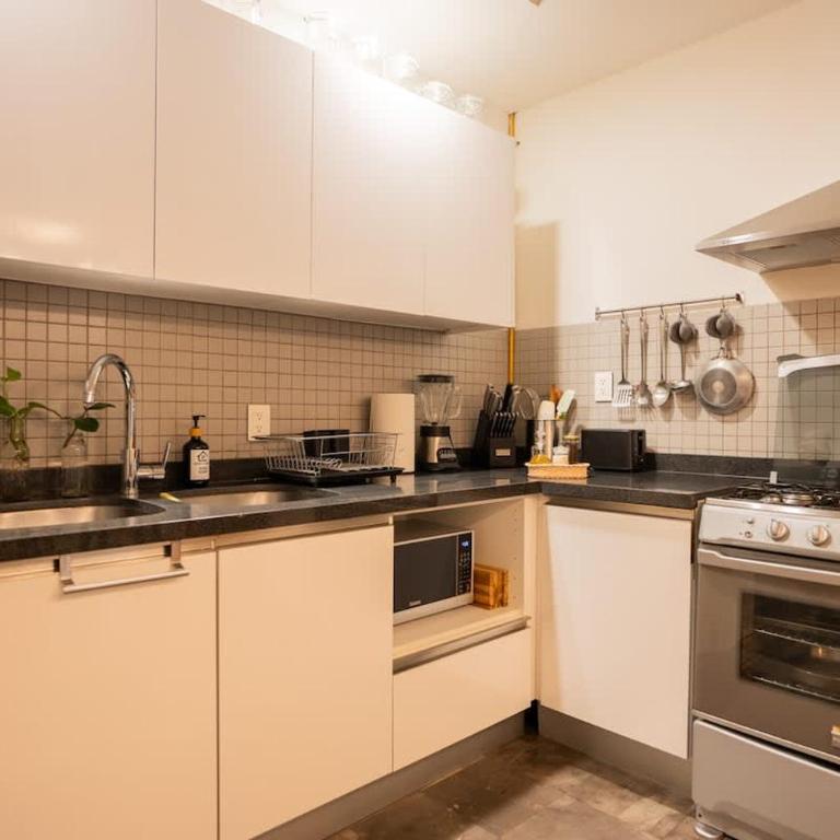 Bright 2BR condo with Stunning Patio in Escandon - Apartment - 20