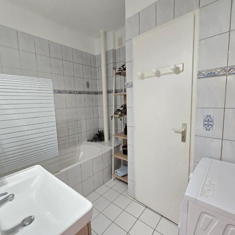 Jungl'Appart 2 chambres gare et centre - Garage inclus - Appartement 2 Chambres - 11