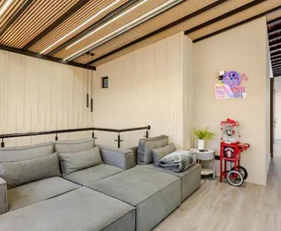 Apartamento Duplex con terraza, jacuzzi y minigolf, Poblado Medellin - Apartment - 12