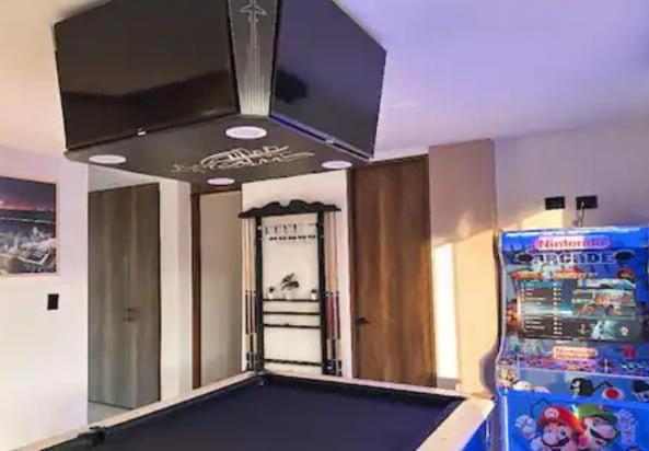 Apartamento Duplex con terraza, jacuzzi y minigolf, Poblado Medellin - Apartment - 15