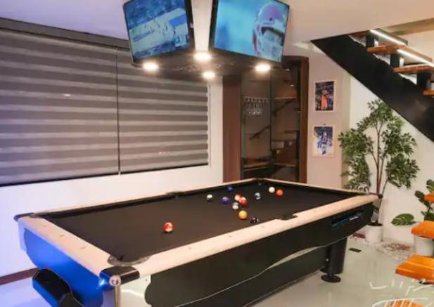 Apartamento Duplex con terraza, jacuzzi y minigolf, Poblado Medellin - Apartment - 16