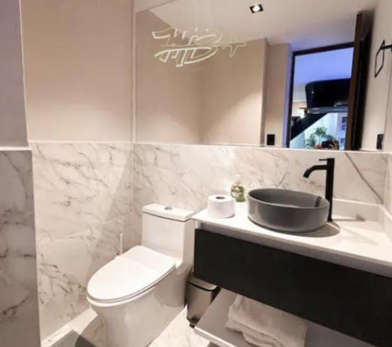 Apartamento Duplex con terraza, jacuzzi y minigolf, Poblado Medellin - Apartment - 18
