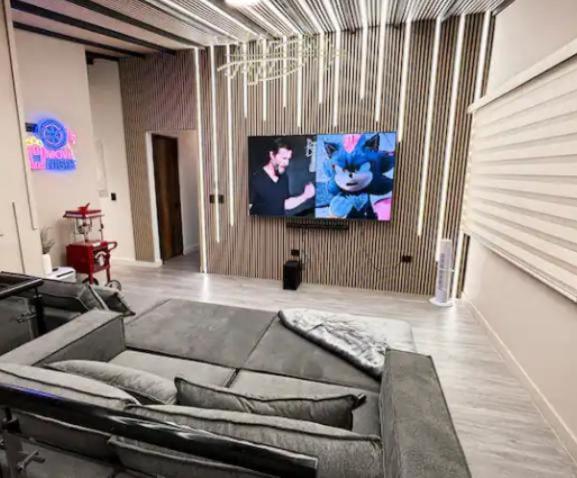 Apartamento Duplex con terraza, jacuzzi y minigolf, Poblado Medellin - Apartment - 24