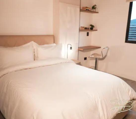 Apartamento Duplex con terraza, jacuzzi y minigolf, Poblado Medellin - Apartment - 26
