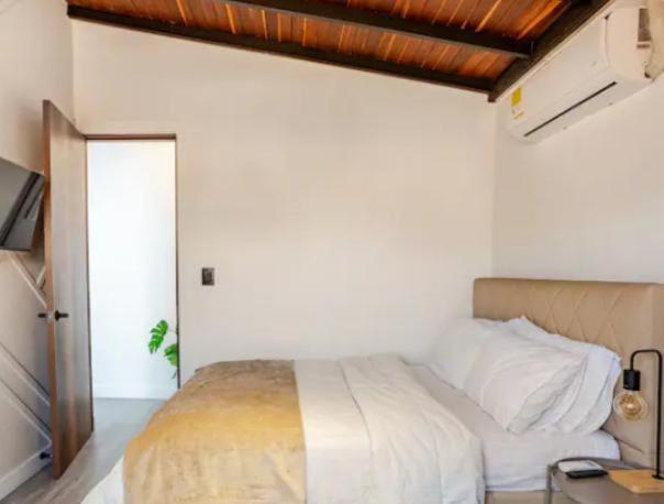 Apartamento Duplex con terraza, jacuzzi y minigolf, Poblado Medellin - Apartment - 31