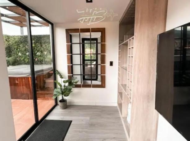 Apartamento Duplex con terraza, jacuzzi y minigolf, Poblado Medellin - Apartment - 32