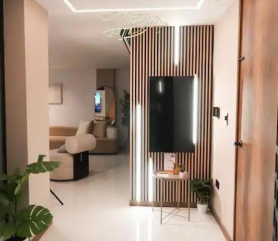 Apartamento Duplex con terraza, jacuzzi y minigolf, Poblado Medellin - Apartment - 33