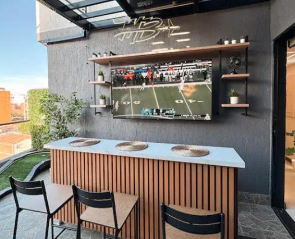 Apartamento Duplex con terraza, jacuzzi y minigolf, Poblado Medellin - Apartment - 34
