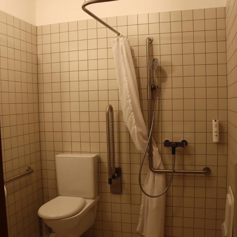 Grand Hotel du Cervin - Auberge de jeunesse et spa - Einzelzimmer mit eigenem externen Bad - 1