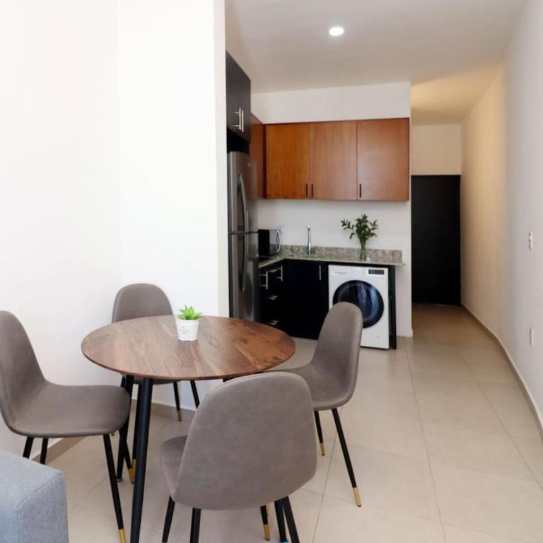 Acogedor departamento con balcon y alberca en roof - Apartamento - 8