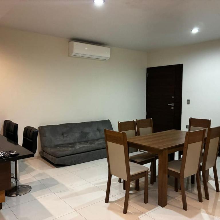 Depa Frente al Parque Central, Excelente Ubicacion - Apartamento - 3