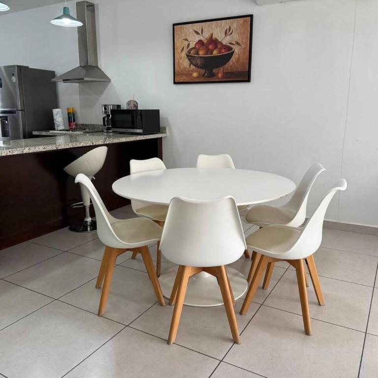 Alojamiento Cerca de la Playa en Cerritos - Apartamento - 5