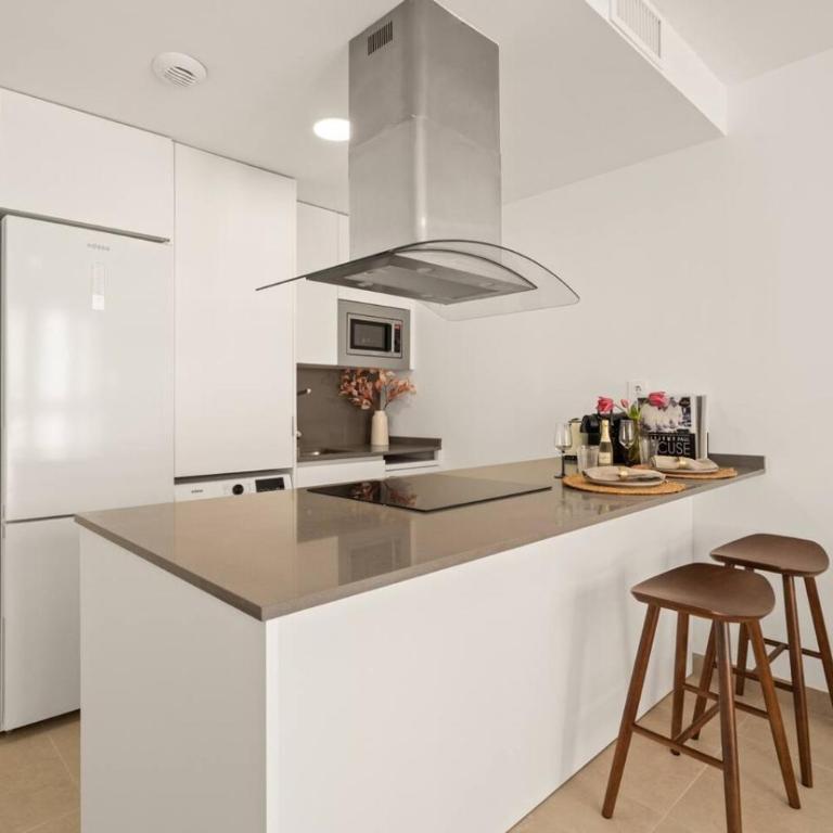 1BR Beachfront - Walk to Center and Marina - Apartamento - 7