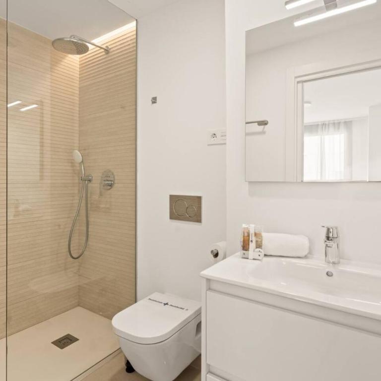 1BR Beachfront - Walk to Center and Marina - Apartamento - 12