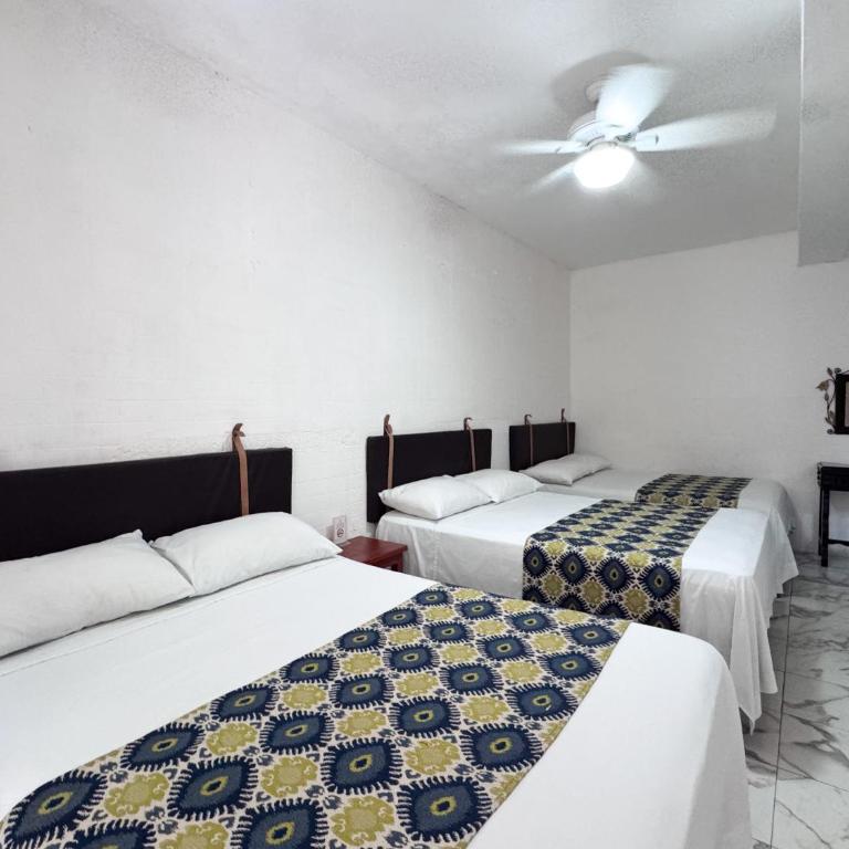 Hotel Santa Ana - Habitación Triple - 1