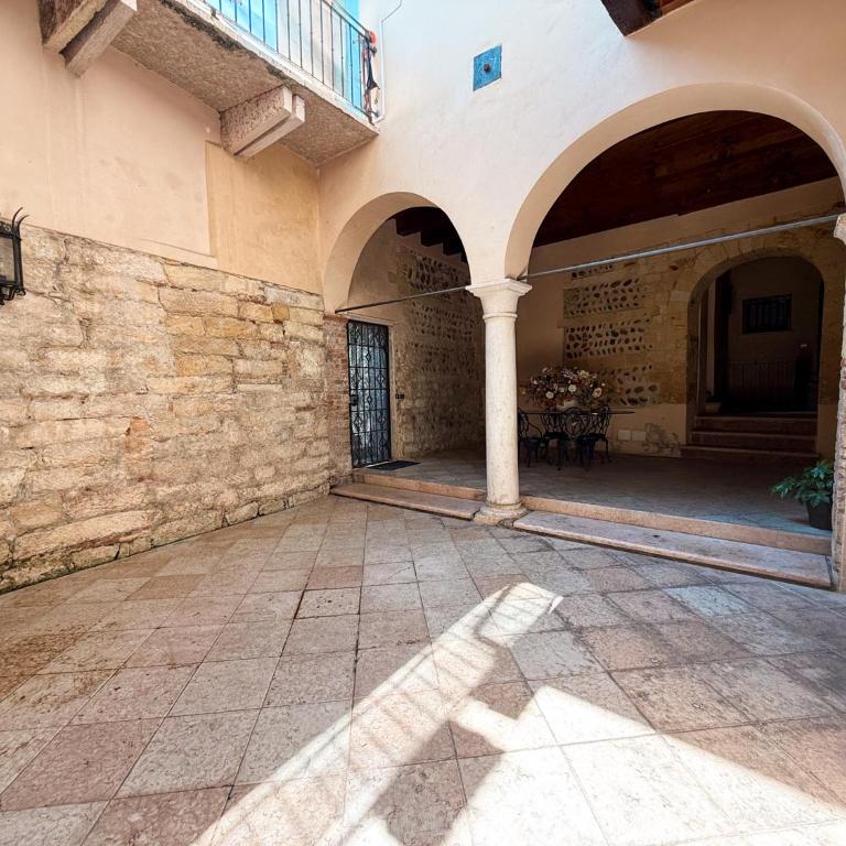 Ponte Pietra private garden free parking - Appartamento con 2 Camere da Letto - 9