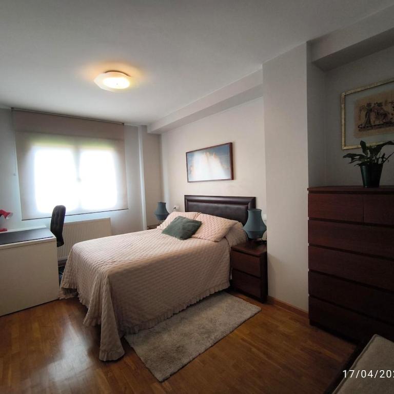 Apartment with 3 bedrooms, 2 bathrooms, garage, and Wi-Fi - Apartamento de 3 dormitorios - 11