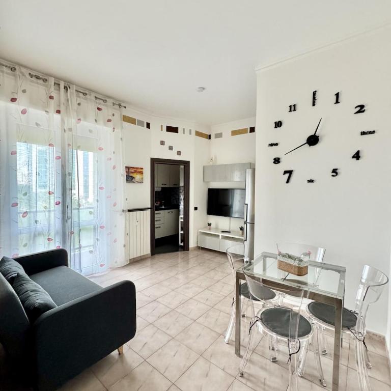 Polo 10 Milan M1 Bisceglie & Tram 14 to Duomo - One-Bedroom Apartment - 1