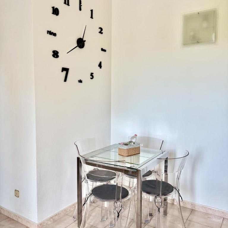Polo 10 Milan M1 Bisceglie & Tram 14 to Duomo - One-Bedroom Apartment - 16