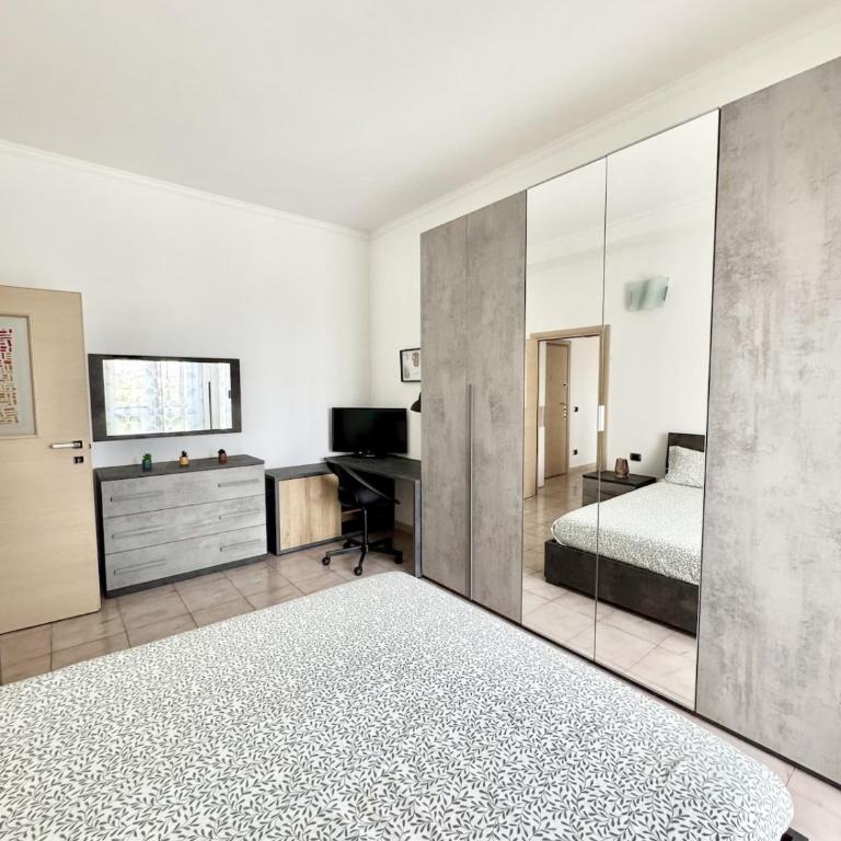 Polo 10 Milan M1 Bisceglie & Tram 14 to Duomo - One-Bedroom Apartment - 13