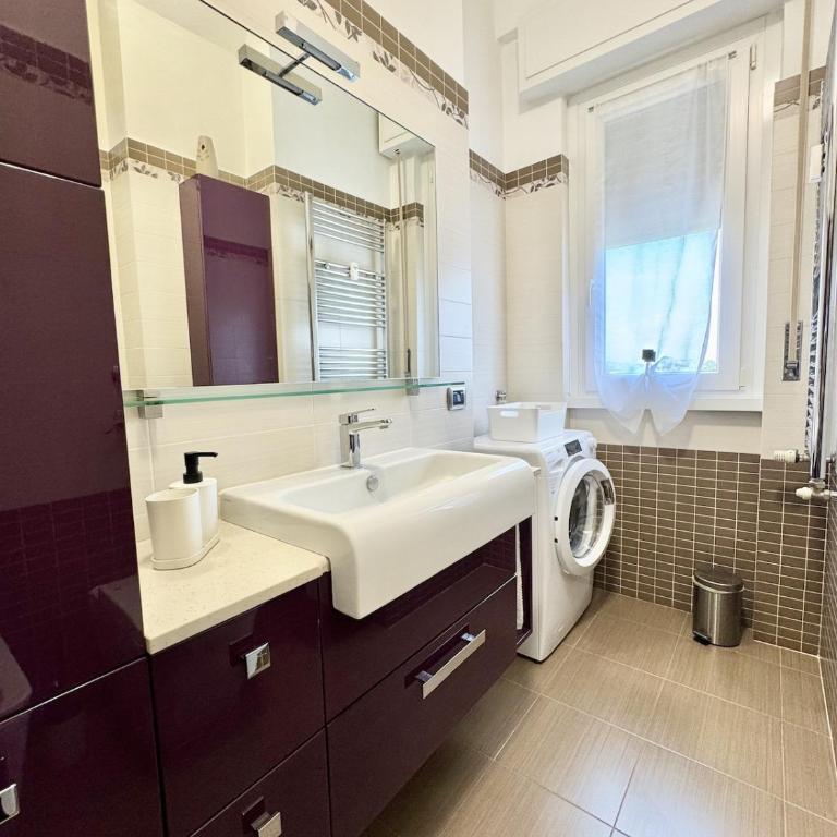 Polo 10 Milan M1 Bisceglie & Tram 14 to Duomo - One-Bedroom Apartment - 11