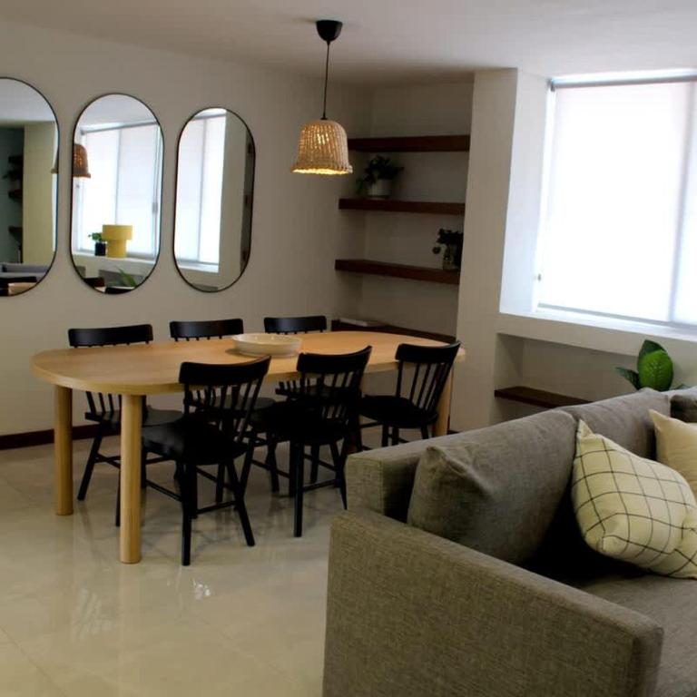 Apartment Near Consulate & Hospital District - Three-Bedroom Apartment - 4