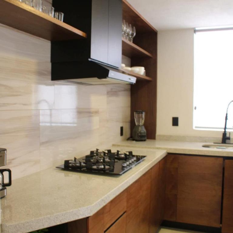 Apartment Near Consulate & Hospital District - Three-Bedroom Apartment - 19