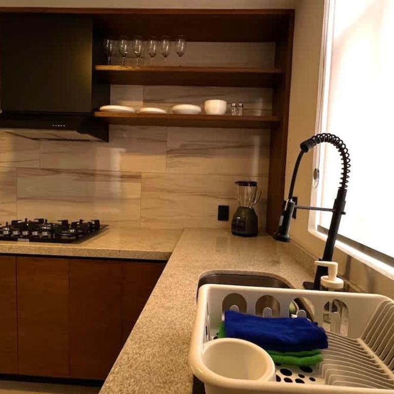 Apartment Near Consulate & Hospital District - Three-Bedroom Apartment - 32