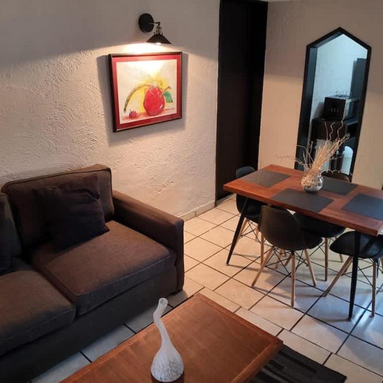 Ground-Floor Apartment Near Expo GDL Central - One-Bedroom Apartment - 1