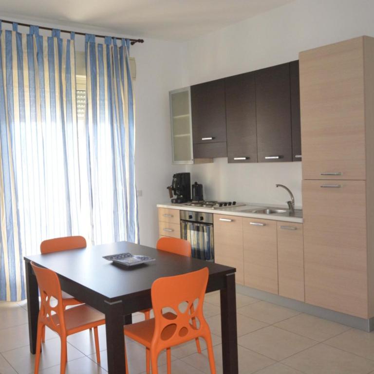 Valmarè - Appartamento con 1 Camera da Letto, Balcone e Vista Montagna - 2