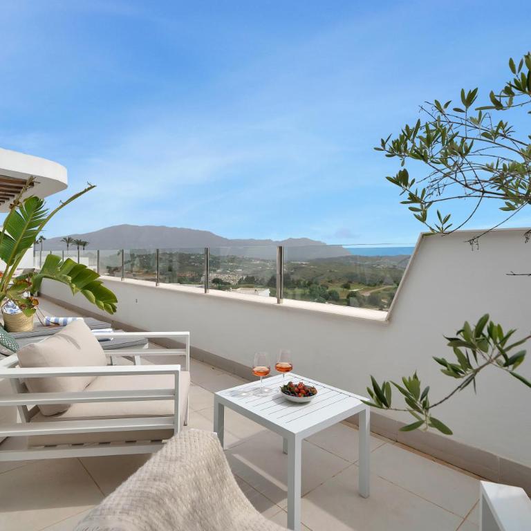 Luxe Penthouse Panoramic Sea View, Spa & Gym - Single Room - 24