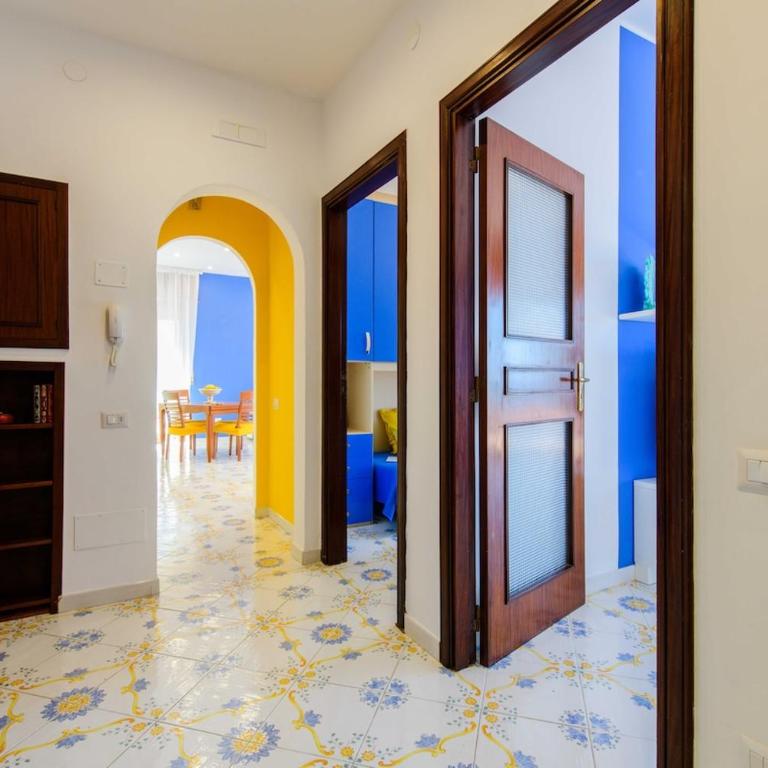 Apartment with panoramic terrace 100 meters from the sea - Casa con 5 Camere da Letto - 10