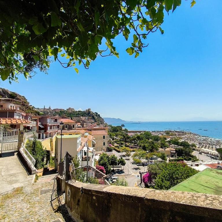 Apartment with panoramic terrace 100 meters from the sea - Casa con 5 Camere da Letto - 48
