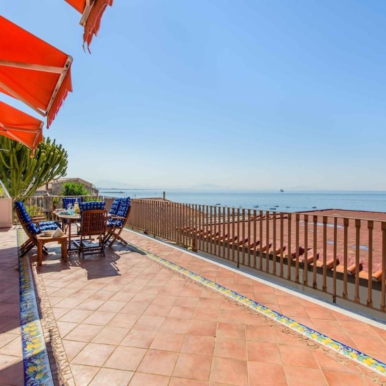 Apartment with panoramic terrace 100 meters from the sea - Casa con 5 Camere da Letto - 60