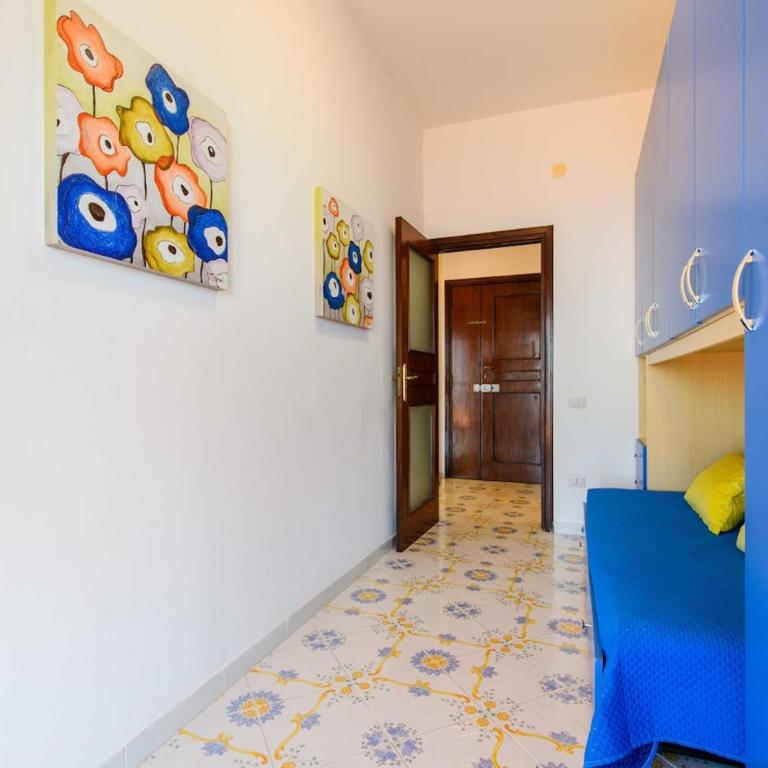 Apartment with panoramic terrace 100 meters from the sea - Casa con 5 Camere da Letto - 70
