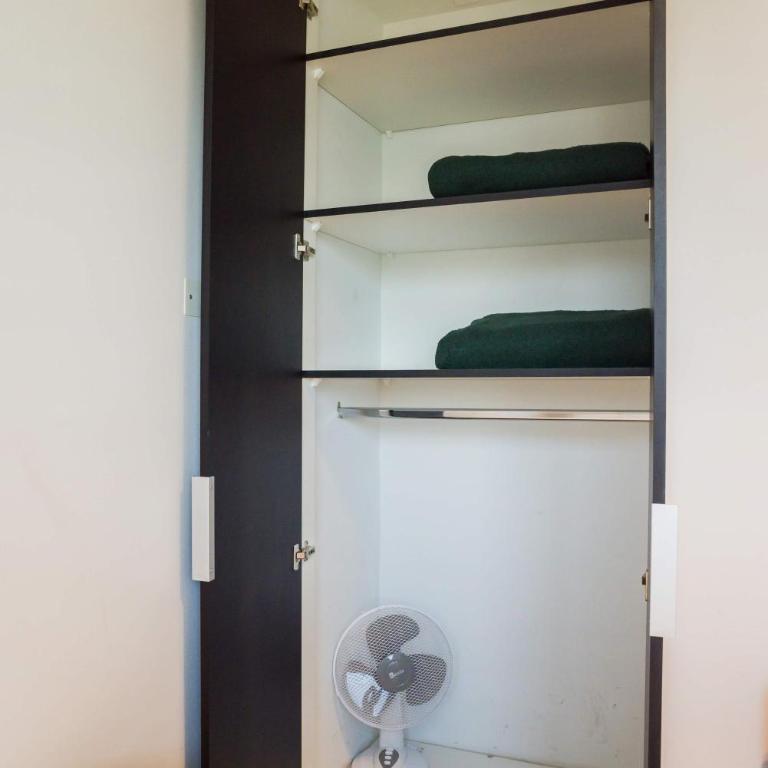 Bright 2BR Retreat with Stunning Panoramic Views - Apartamento - 37