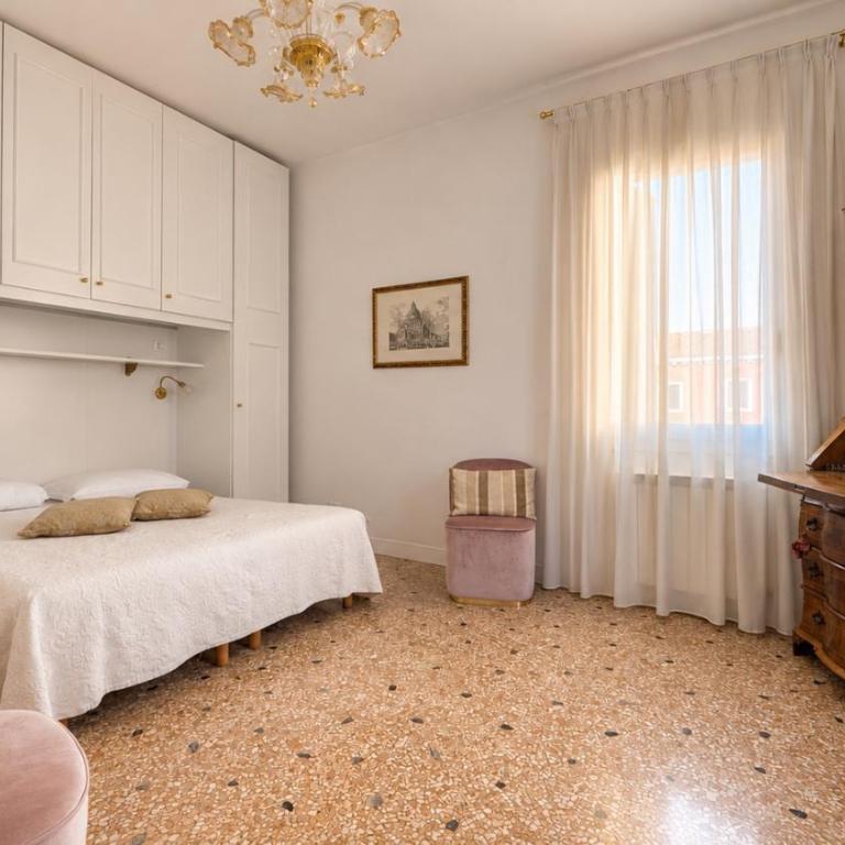 Venice at Home - Spacious Venetian Apartment 2 Min from Rialto - Appartamento - 4