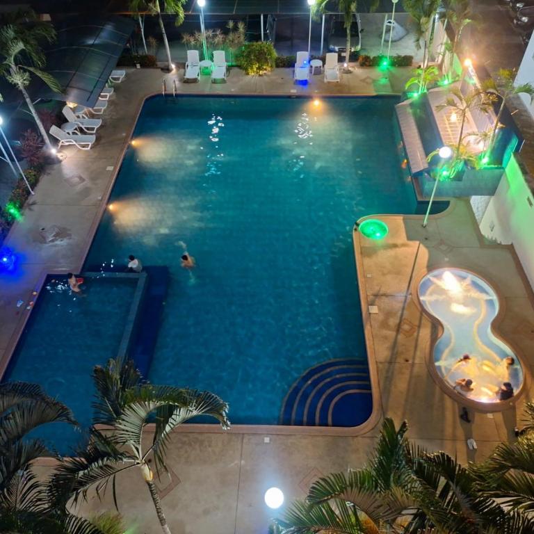 Tonsupa Mar y Confort - Two-Bedroom Apartment with Pool View - 7