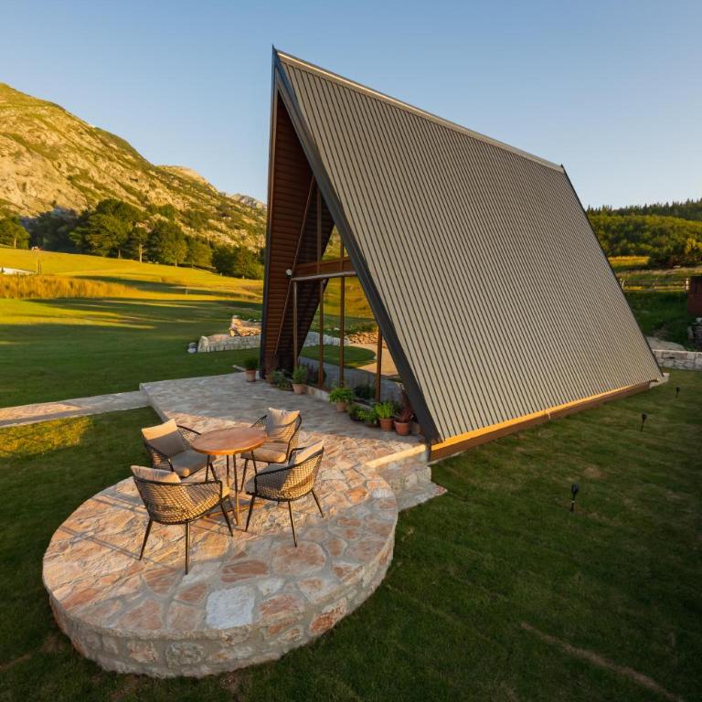 Falcon View Zabljak - Three-Bedroom Villa - 4