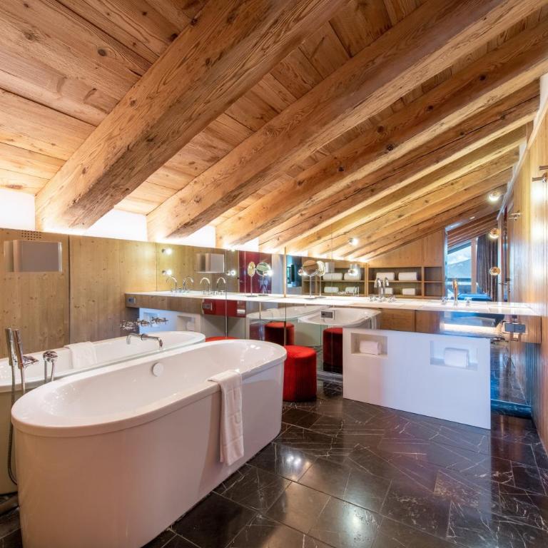 W Verbier - Escape Large King Suite with Balcony and Fireplace - 5