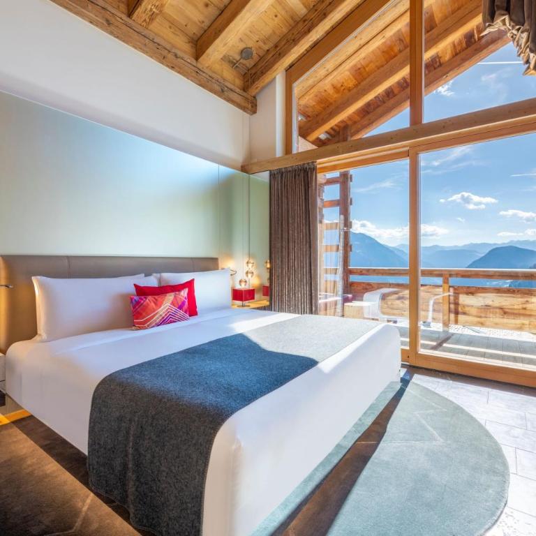 W Verbier - Spectacular King Room with Balcony and Valley View - 3